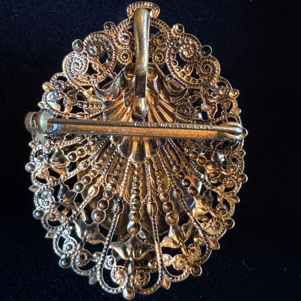 Vintage West Germany Cameo Brooch Clip Earring Set Gold Filigree Faux Pearl 1950 - Picture 7 of 9